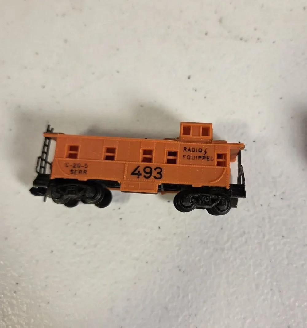 Arnold Rapido N Scale Santa Fe‎ ATSF Caboose 493 & Boxcar 4006 W Germany